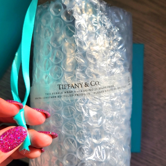 Authentic Tiffany & Co. 2019 Crystal Glass Ribbon Stripe Ball Ornament - Picture 9 of 9